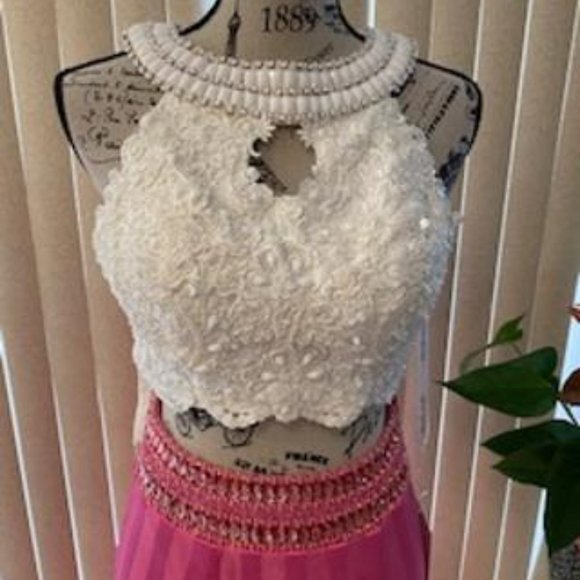 Striking Pink/White Two Piece Embellished Formal Evening Gown Size 2 - Picture 5 of 11